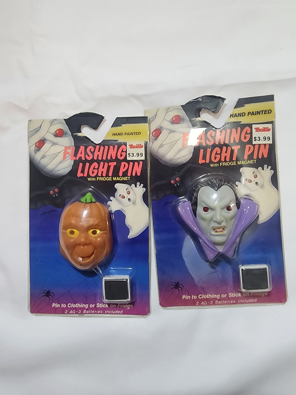 Vtg Dead Stock Flashing Light Pin Set - Halloween Pumpkin & Vampire